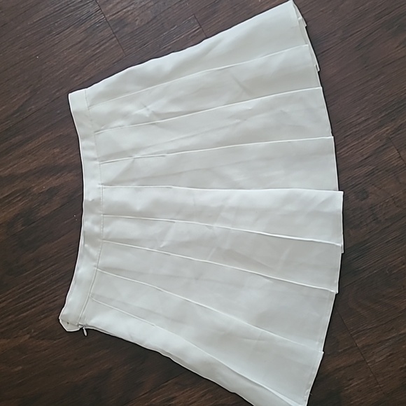 White skirt  size S - Picture 1 of 4